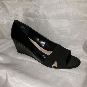 New ELLEN TRACY Open Wedge Shoe sz 8.5